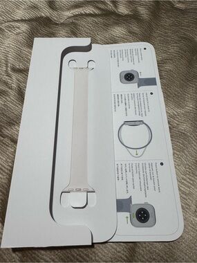 Apple Watch band 42mm Light Blush Solo Loop - Size 7
Excellent condition.